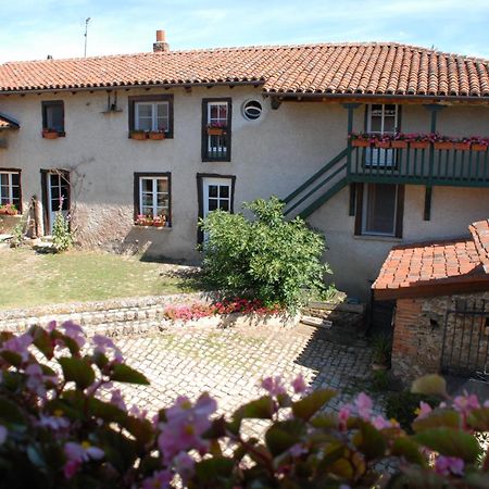 Chez Jacotte Et Elia Bed & Breakfast Saint-Galmier Dış mekan fotoğraf