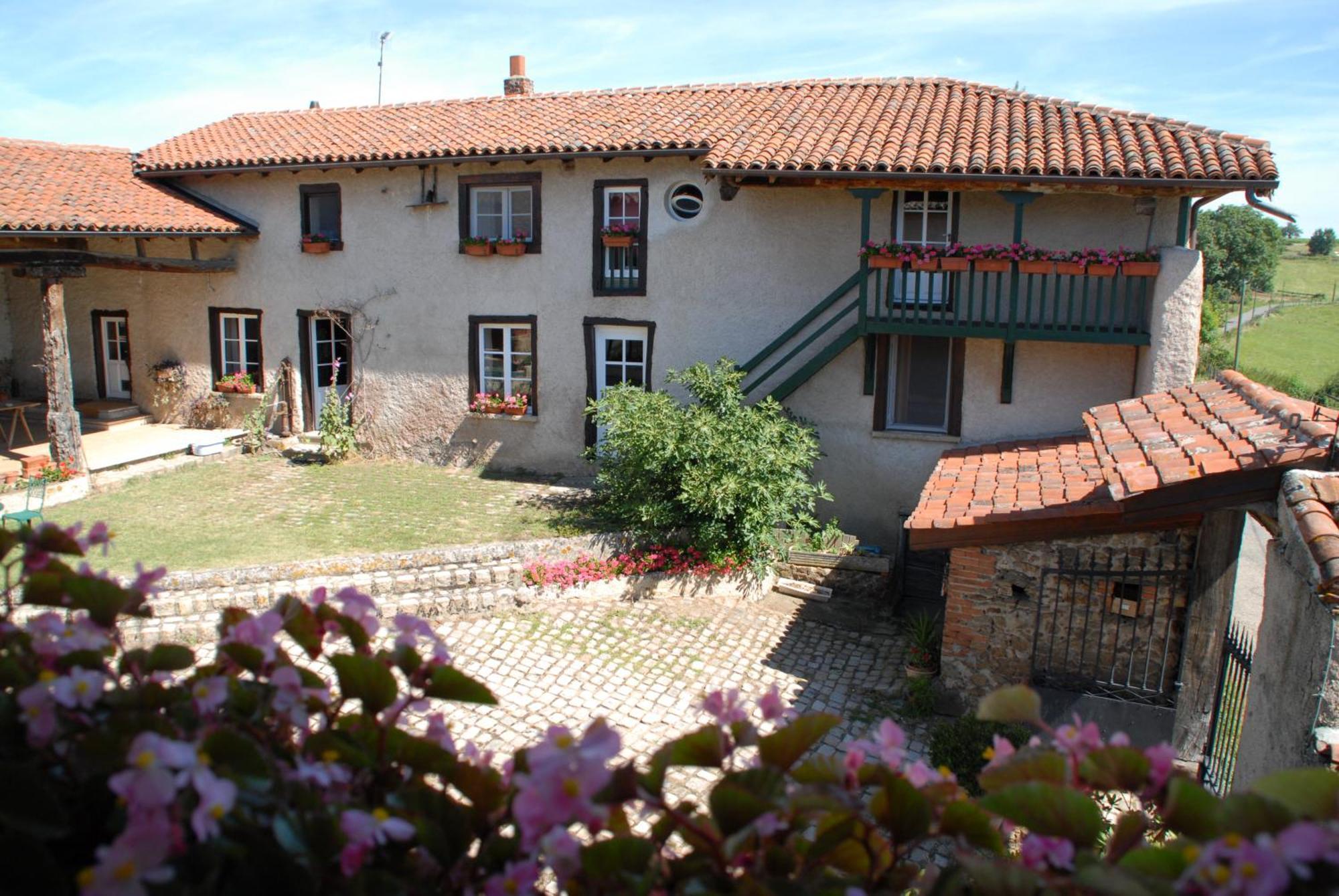 Chez Jacotte Et Elia Bed & Breakfast Saint-Galmier Dış mekan fotoğraf