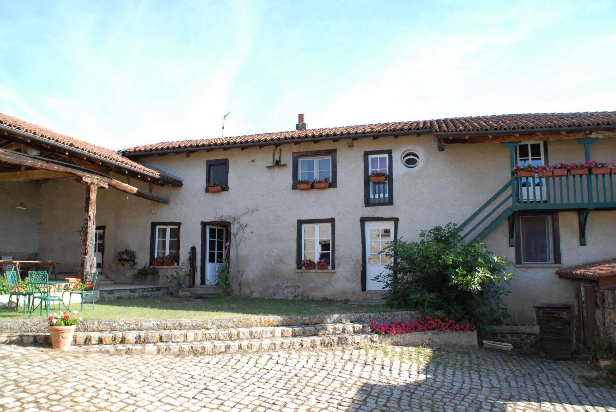 Chez Jacotte Et Elia Bed & Breakfast Saint-Galmier Dış mekan fotoğraf